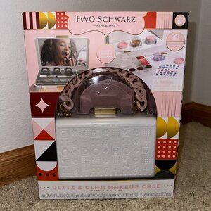FAO Schwarz Glitz & Glam Portable Vanity Makeup Case NWT